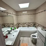 Дом отдыха Ocean 77 Ocean View Duplex Private Rooftop Jacuzzi Адехе