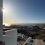 Дом отдыха Ocean 77 Ocean View Duplex Private Rooftop Jacuzzi