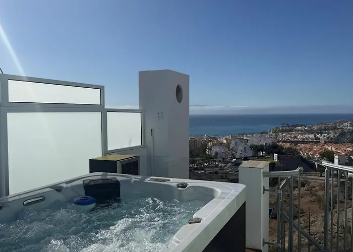 Ocean 77 Ocean View Duplex Private Rooftop Jacuzzi Holiday home *